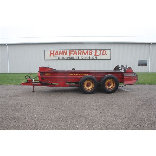 New Holland 185 tandem axle manure spreader