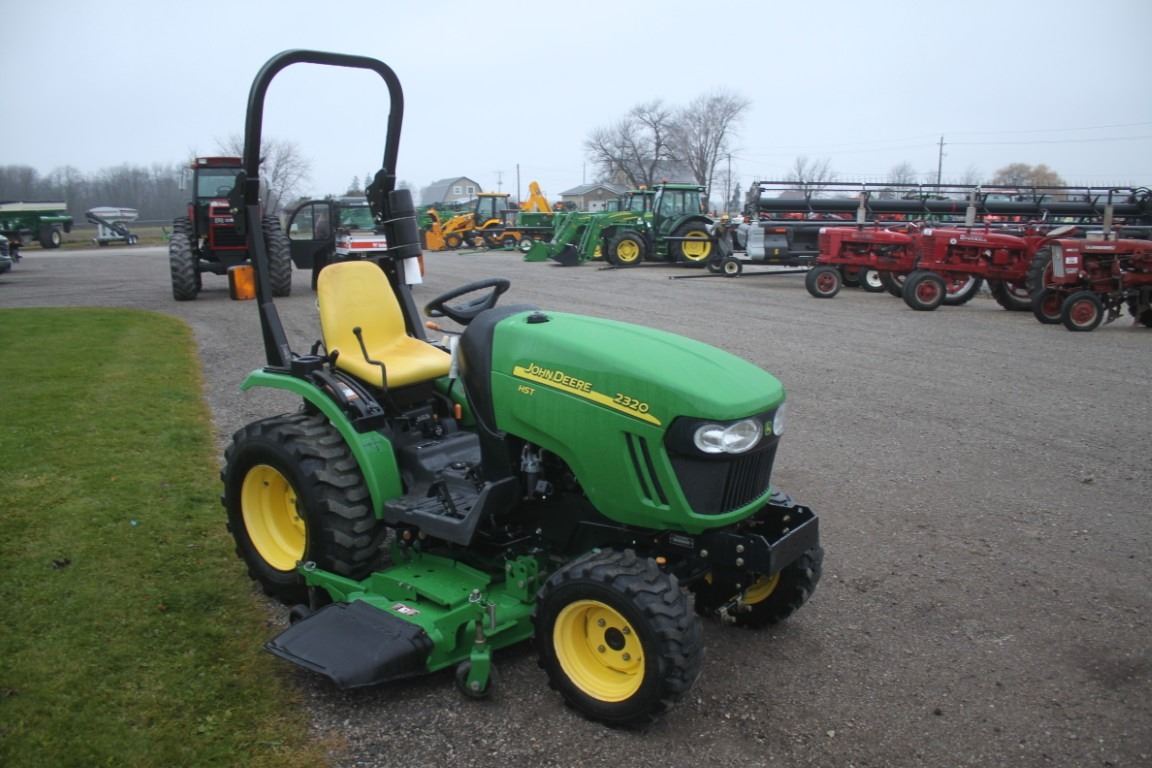 JD 2320 4wd compact tractor, rops, 62D deck, 148 hrs