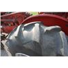 Image 16 : IH 140 2wd tractor, mounted cultivator, side dresser