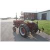 Image 8 : IH 140 2wd tractor, mounted cultivator, side dresser