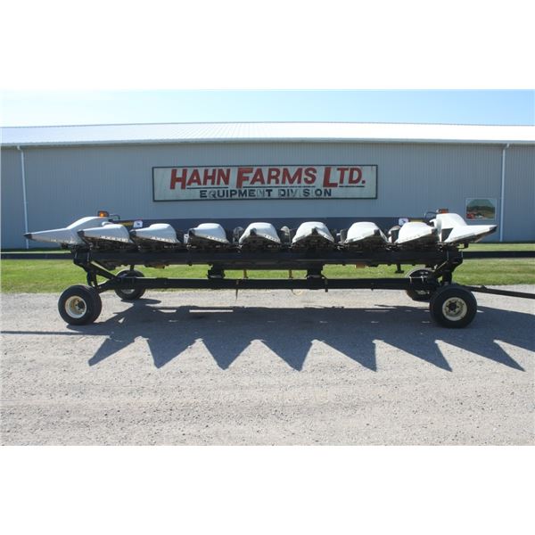 Gleaner 3000 8 row corn head,  signle point hook-up
