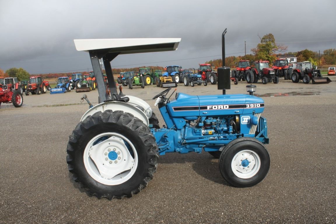 Ford 3910 II 2wd tractor, rops, canopy, 1828 hours