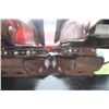 Image 10 : CIH 1063 6 row corn head, tracker drive shaft