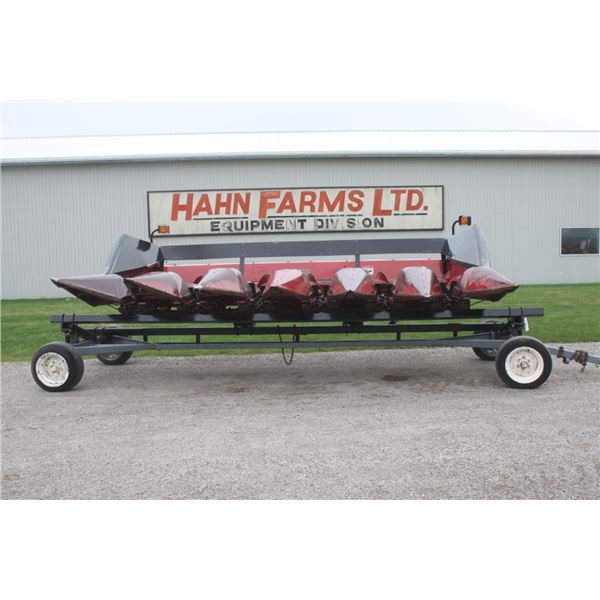 CIH 1063 6 row corn head, tracker drive shaft