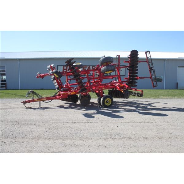Sunflower 6630 24' vertical till, rear crumbler