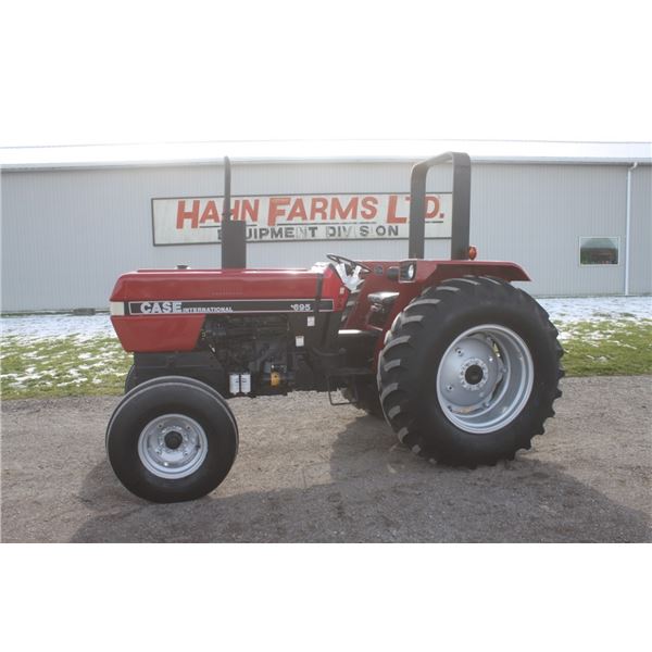 CIH 695 2wd tractor, rops, 3618 hours