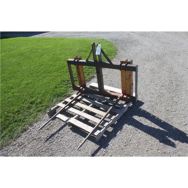 Forage King 2 prong bale spear, 3pth/ldr pin-on coupler