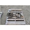 Image 2 : 1 set of tractor dual hubs