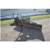 Image 2 : Buhler Farm King 100-108 9' hydraulic angle HD blade, 3pth