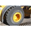 Image 13 : 2017 JD 824K II wheel loader, cab, air