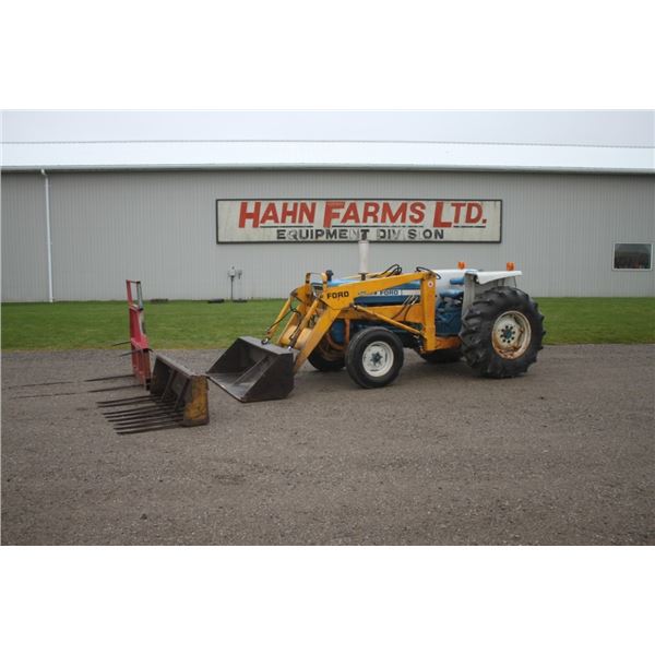 Ford 4600 2wd tractor, loader with attachments
