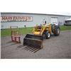 Image 2 : Ford 4600 2wd tractor, loader with attachments