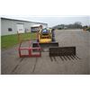 Image 3 : Ford 4600 2wd tractor, loader with attachments