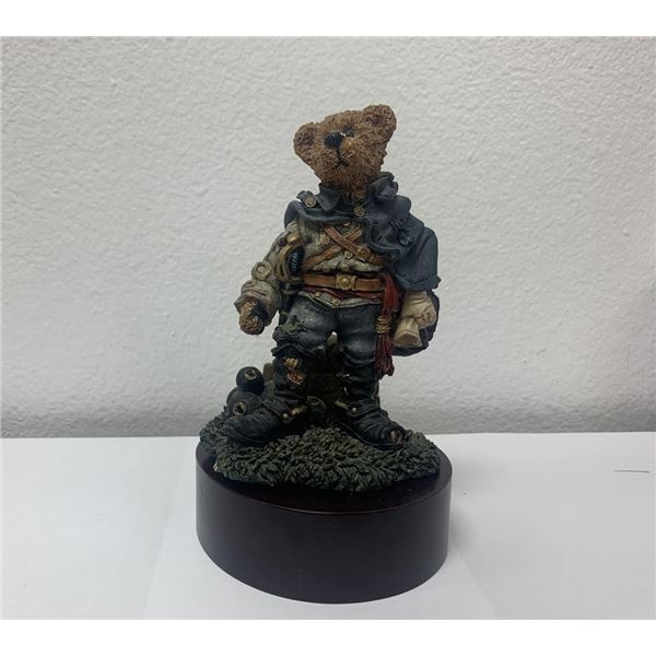Boyd's Bear Civil War statue