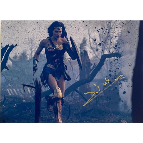 Wonder Woman Gal Gadot facsimile signed  movie photo