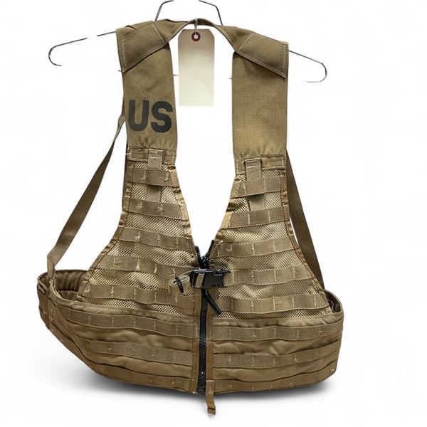 US Military Molle Vest, Looks About 2XL in CT