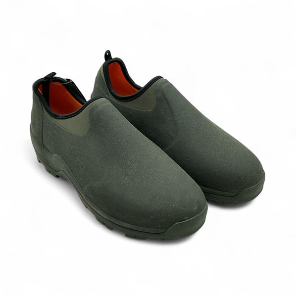 Muck All Terrain Shoes Men's Size 12.5/13 Women's Size 14/ 14.5