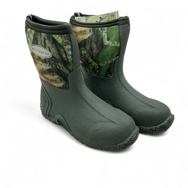 Muck Fieldblazer All Terrain Sport Boot, Kid Size 2 in New Mossy Oak Break Up Camo