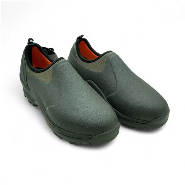 Muck SUV Hiker All Terrain Shoe Men's Size 10, Women's Size 11 in Tan/ Bark