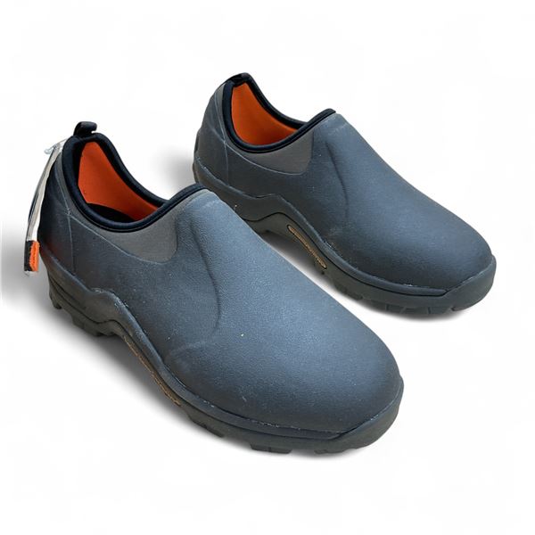 Muck SUV Hiker All Terrain Shoe Men's Size 10, Women's Size 11 in Tan/ Bark