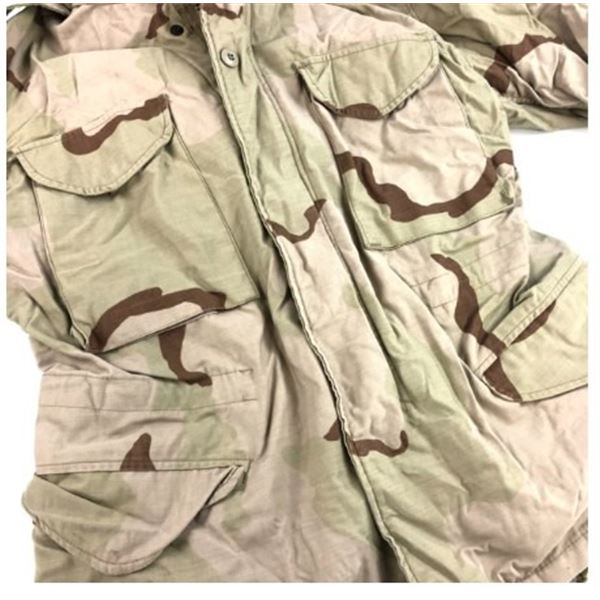 1x US M65 Jacket D3 Camo - Condition is Used Good Size Medium-Regular
