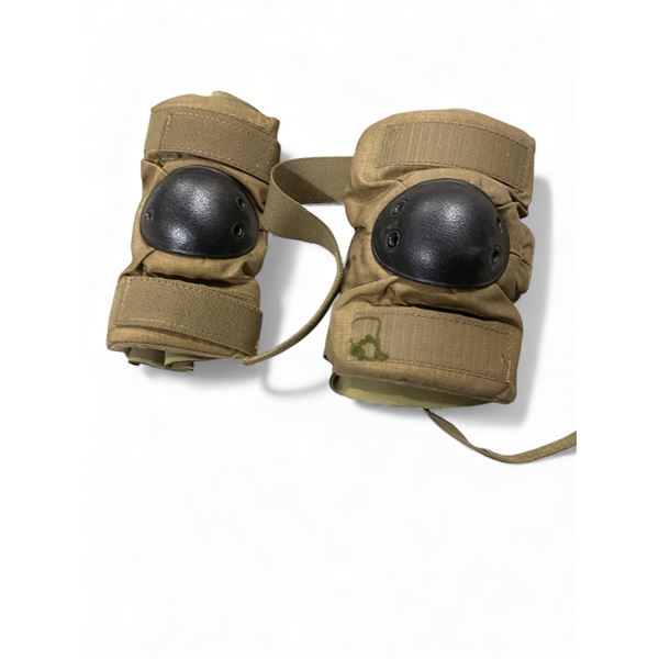 1x US MARINE CORP TACTICAL KNEE PADS TAN COLOR (USED)