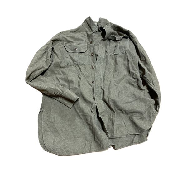 2x CF WOOL FLANNEL OLIVE  Used Good Condition Size Medium