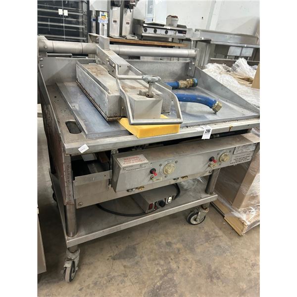 Keating Miraclean Gas 3' Flat Grill w/Press and Rolling Base