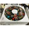 Image 1 : Santa Holiday Wreath