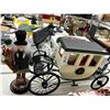 Image 1 : Holly Adler Scrooge, Holiday Horse Carriage