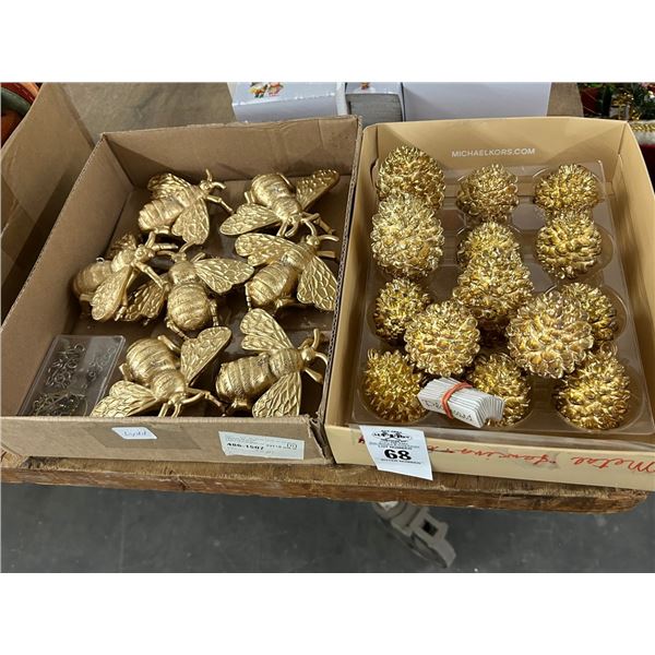 Gold Flies/Acorn Décor - 2 Trays