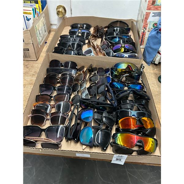 Trays 2 w/Fashion Sunglasses