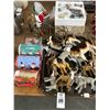 Image 1 : Mini Tin Mailboxes, Animal Reindeer Figurines