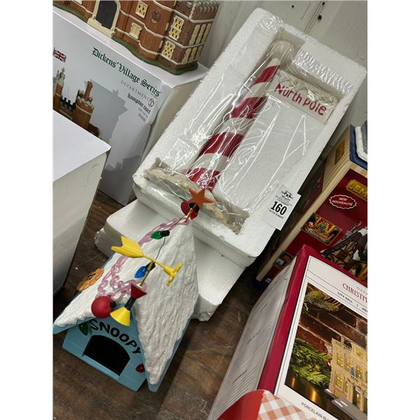 Snoopy Christmas Doghouse/Northpole Décor