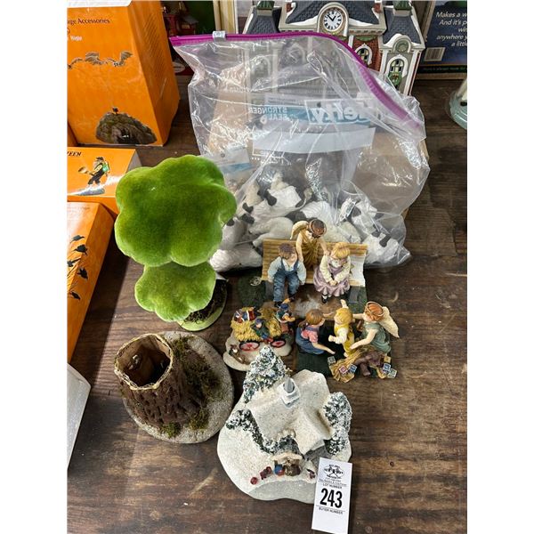 Grand Central Station House w/Figurines/Décor - Some Damage