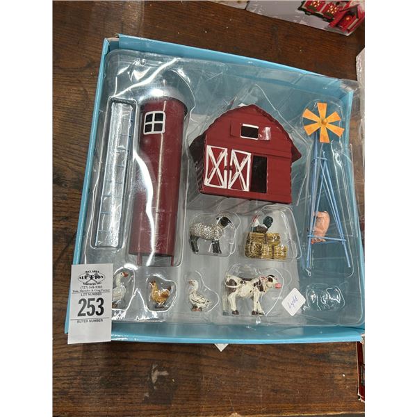 Barn w/Animals Décor