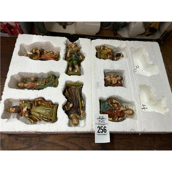 Nativity Style Figurines - 8