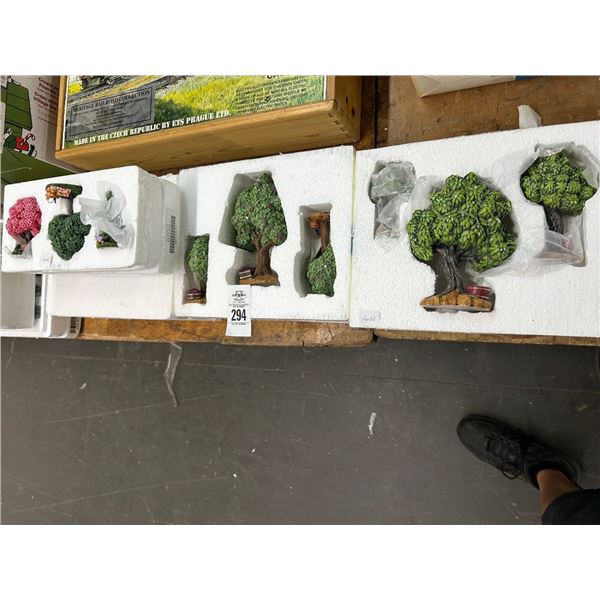 Hawthorn Village Decorator Trees