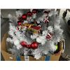 Image 1 : Holiday Wreath/Décor