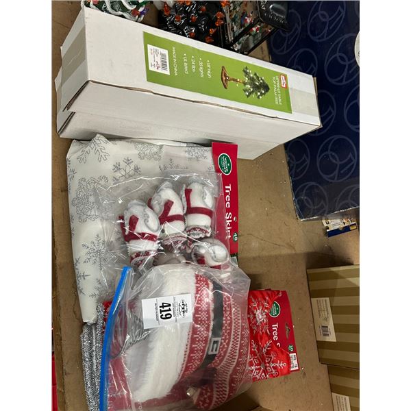 Tree Skirt, Christmas Hats, Prelit Palms, Ornaments