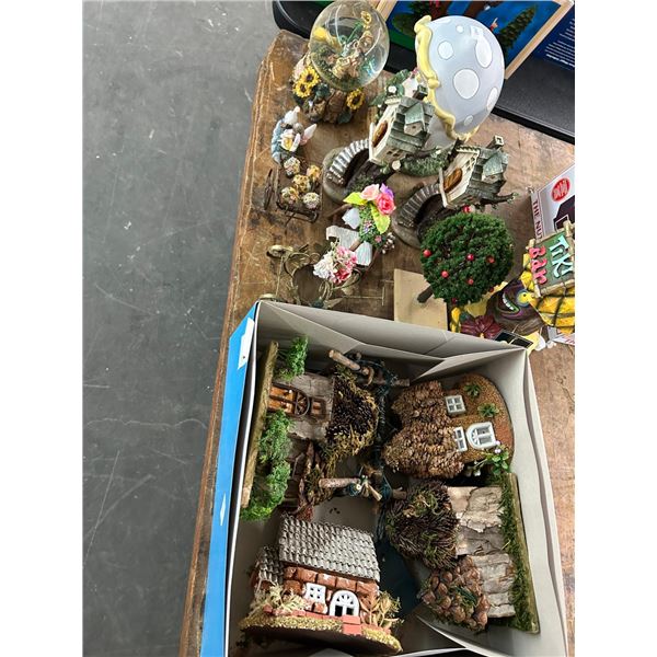 Asst. Miniature Collector Houses, Snowglobe