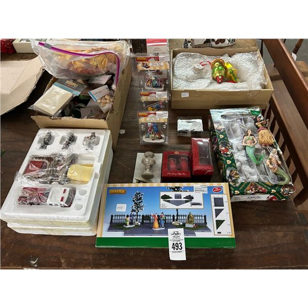 Asst. Miniatures, Décor