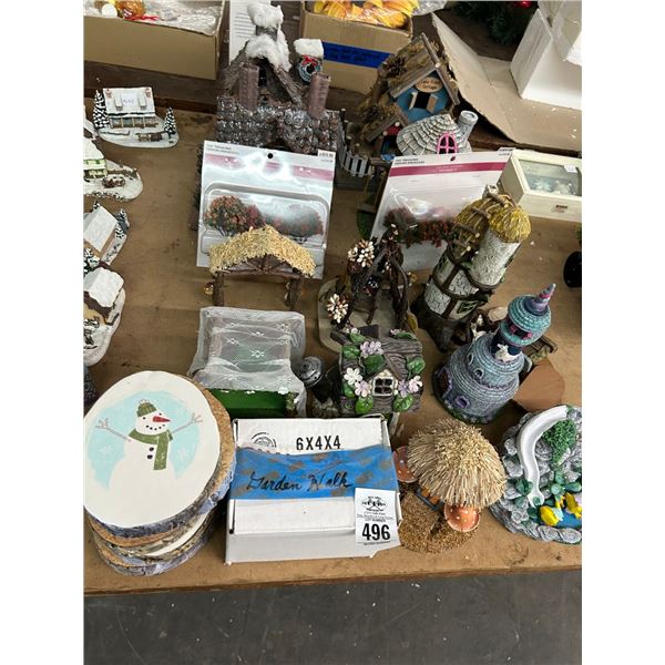 Asst. Collector Houses, Décor