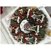 Image 2 : Santa Claus Cast Figural Lighted Wreath
