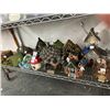 Image 1 : 12-Halloween/Other Collector Houses - 12 X $
