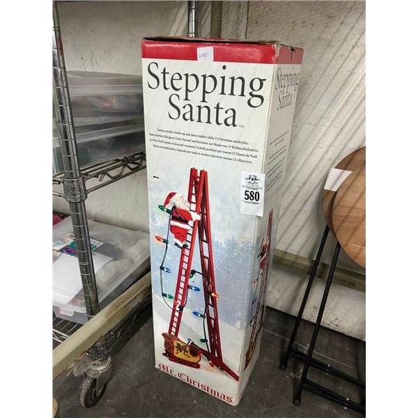 Stepping Santa Décor