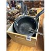 Image 1 : Rocking Bin w/Cookware