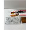 Image 2 : Assorted Knives
