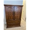 Image 1 : Vintage Armoire