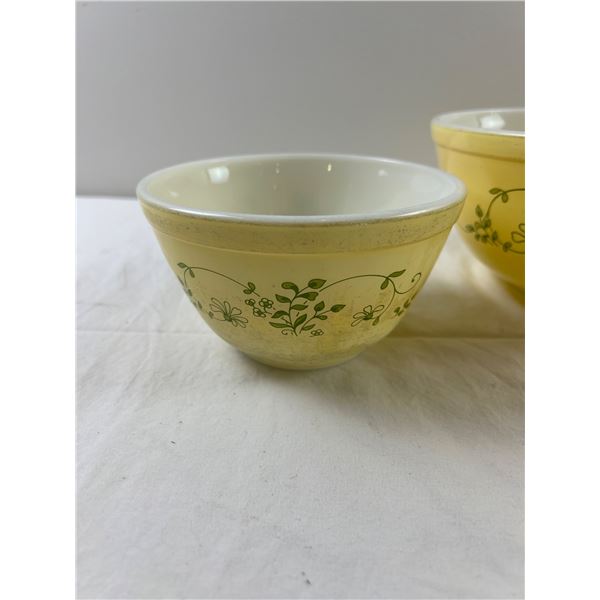 Vintage Pyrex Bowls